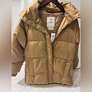 NWT Abercrombie women’s Ultra Mid puffer size small brown
